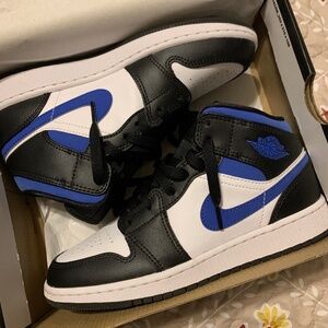 Air Jordan 1 MID GS